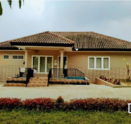 Villa Nusantara Bogor Luaran gambar